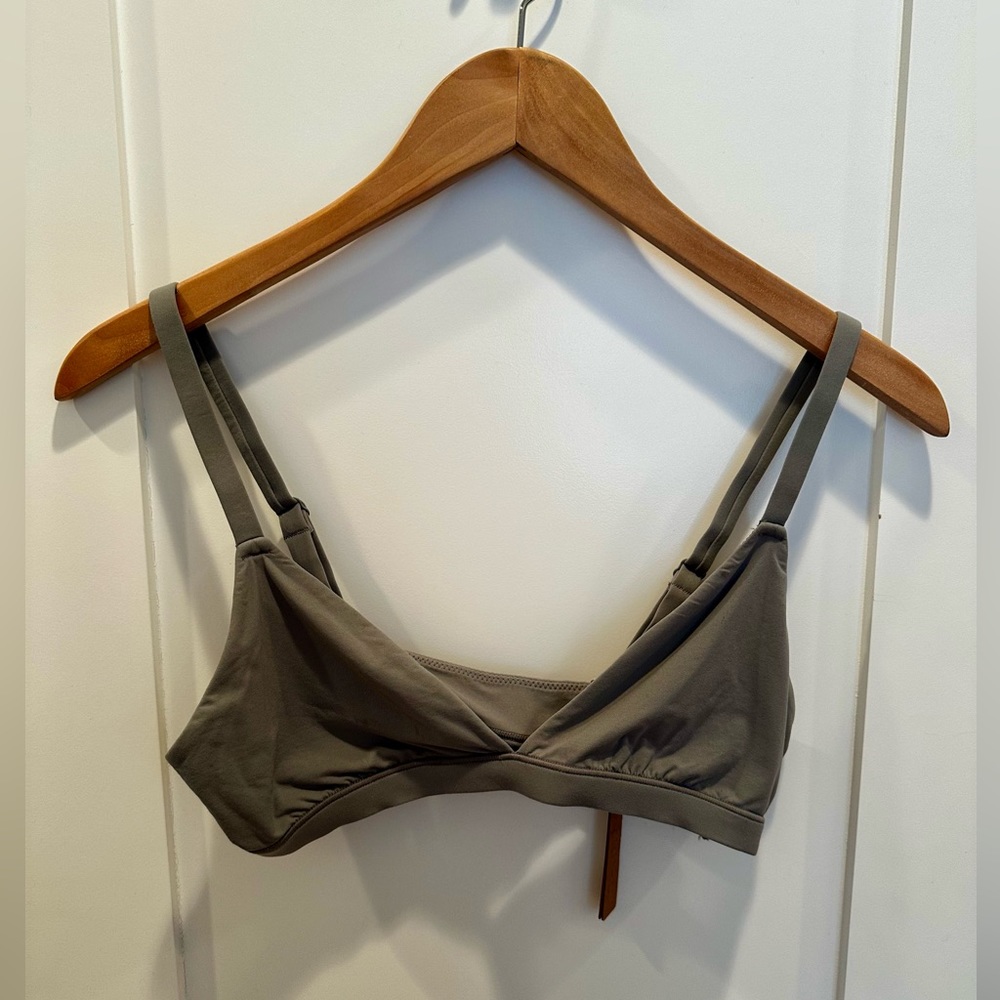 NWT Skims triangle bralette